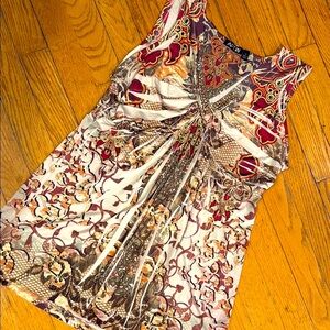 🌴APT 9 FUN SLEEVELESS SHIRT WITH GREAT COLORS AND A BIT OF BLING🌴